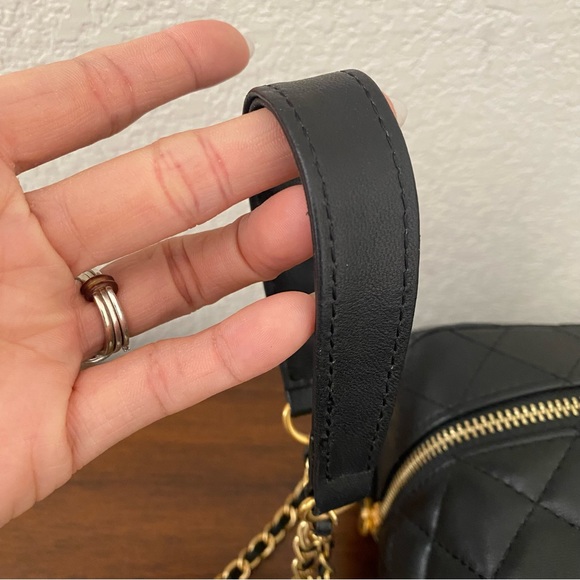 Black Quilted Small Vanity Case Box Bag w/ Chain Top Handle Crossbody S3 - Picture 6 of 10